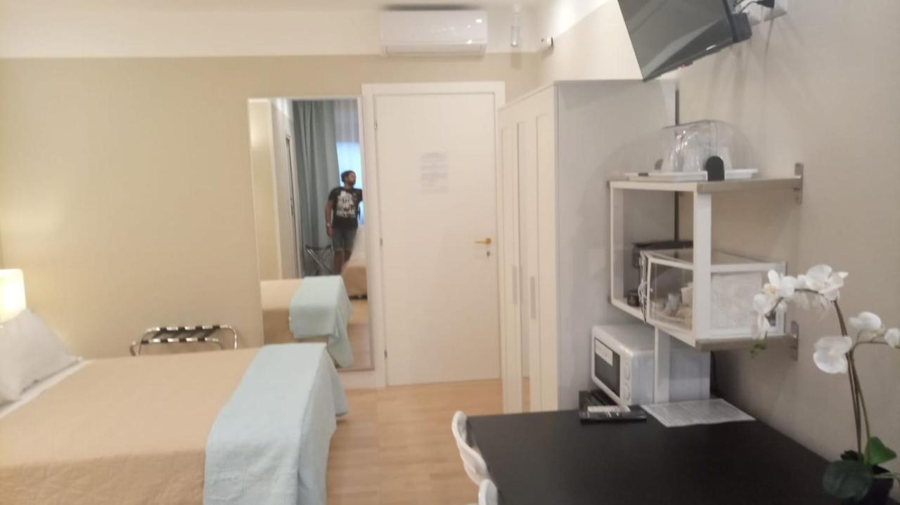 Pescara Centro Luxury Suite II Deluxe Rooms ภายนอก รูปภาพ
