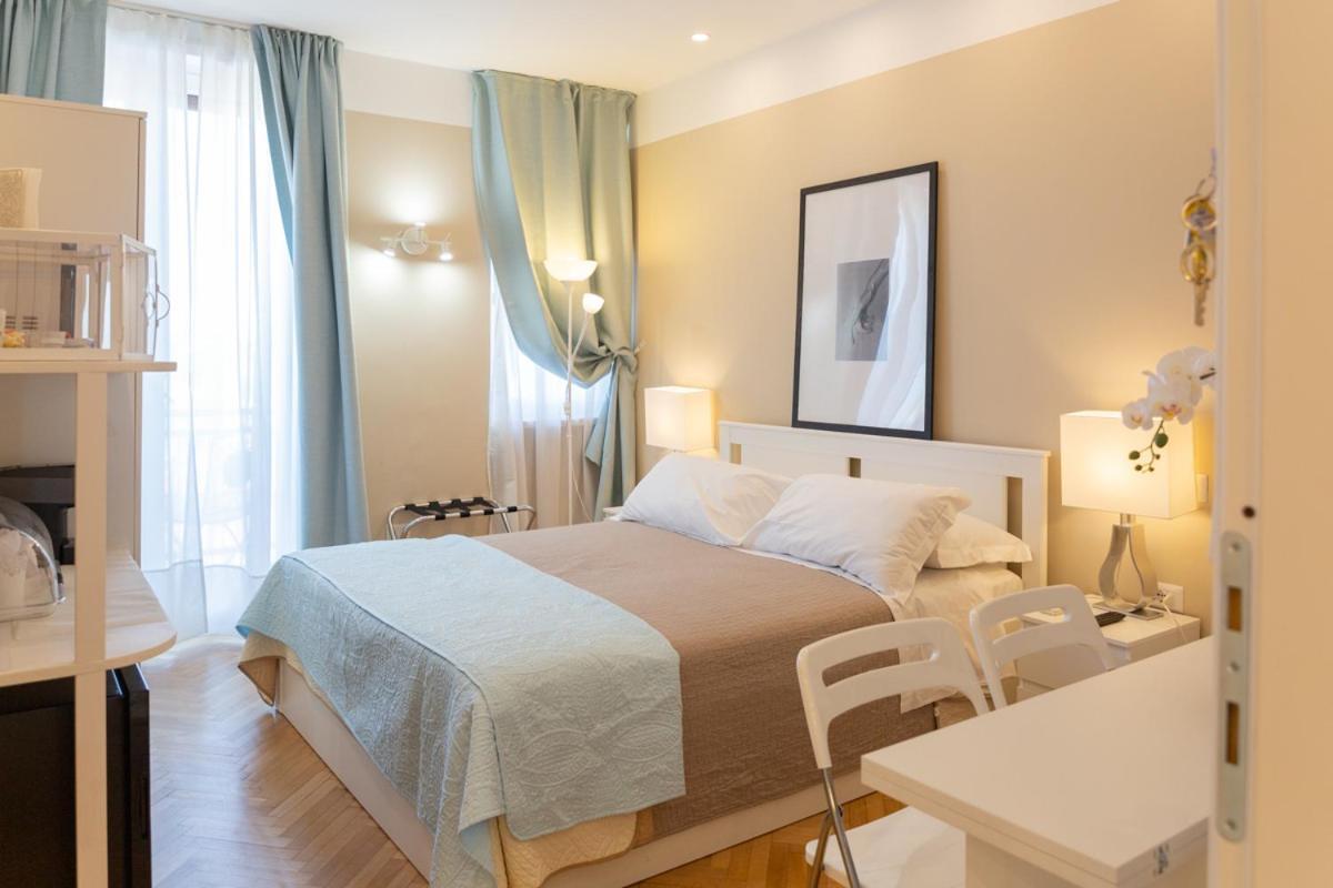 Pescara Centro Luxury Suite II Deluxe Rooms ภายนอก รูปภาพ