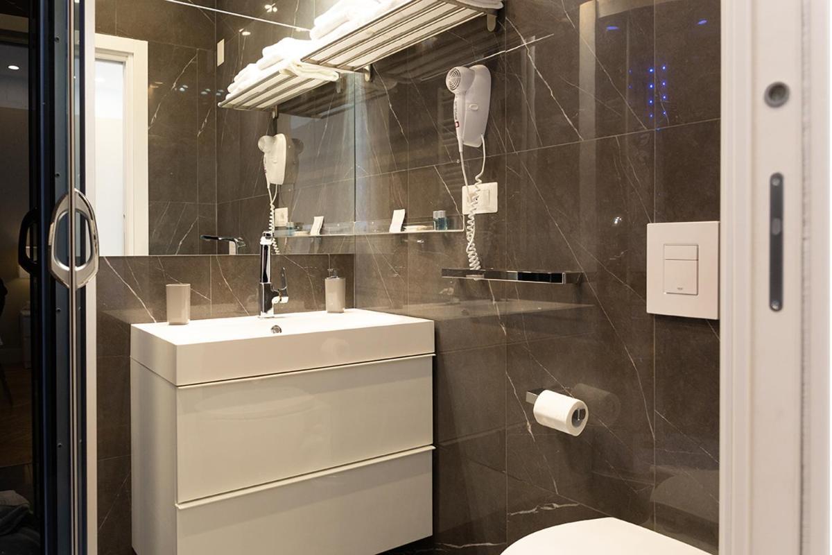 Pescara Centro Luxury Suite II Deluxe Rooms ภายนอก รูปภาพ
