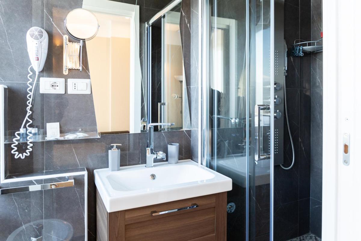 Pescara Centro Luxury Suite II Deluxe Rooms ภายนอก รูปภาพ