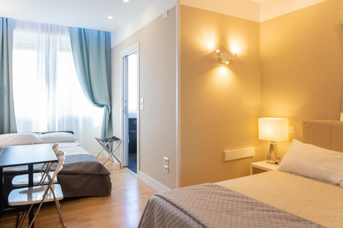 Pescara Centro Luxury Suite II Deluxe Rooms ภายนอก รูปภาพ