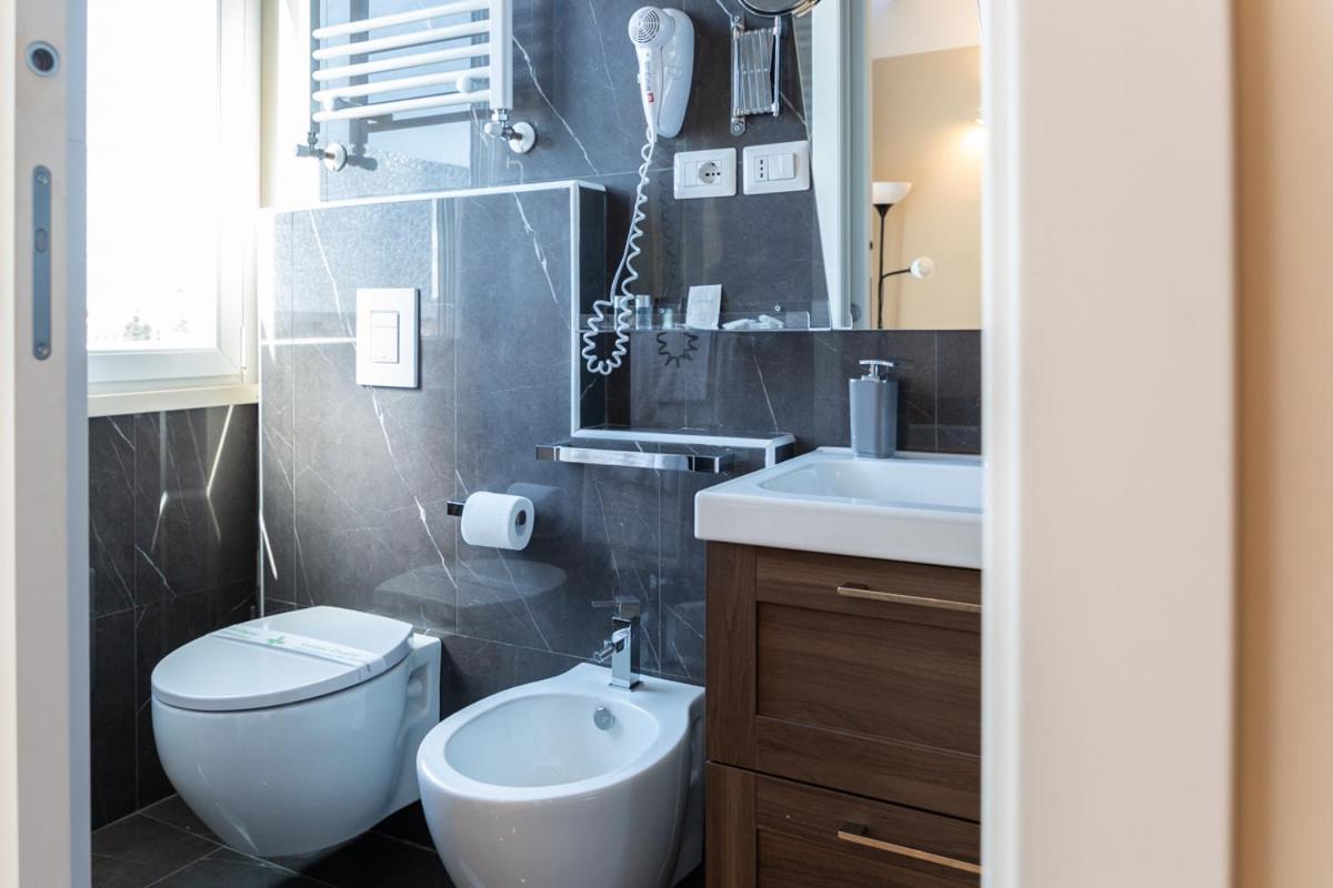 Pescara Centro Luxury Suite II Deluxe Rooms ภายนอก รูปภาพ